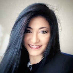 Meet your Posher, Christine